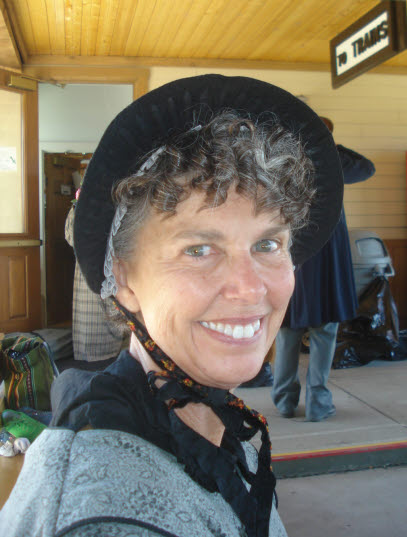 11/26 Dianne at the train station